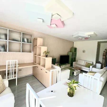 Rolling - Near Blloku