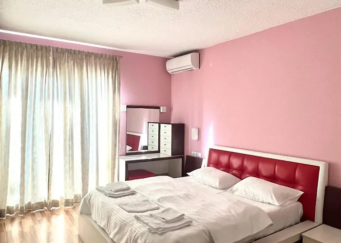 Rolling - Near Blloku * ティラナ