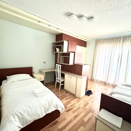 Rolling - Near Blloku تيرانا