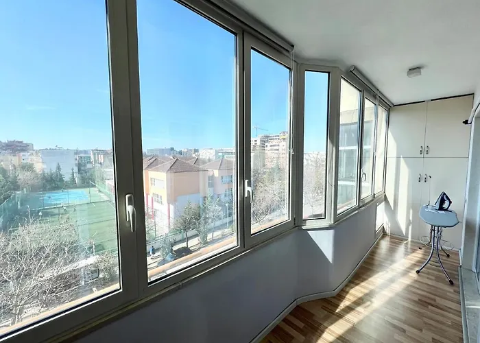 Rolling - Near Blloku * Tirana